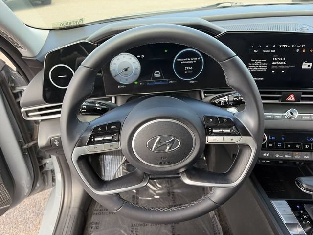 Used 2023 Hyundai Elantra Limited w/ Preferred Accessory Package FWD image 24