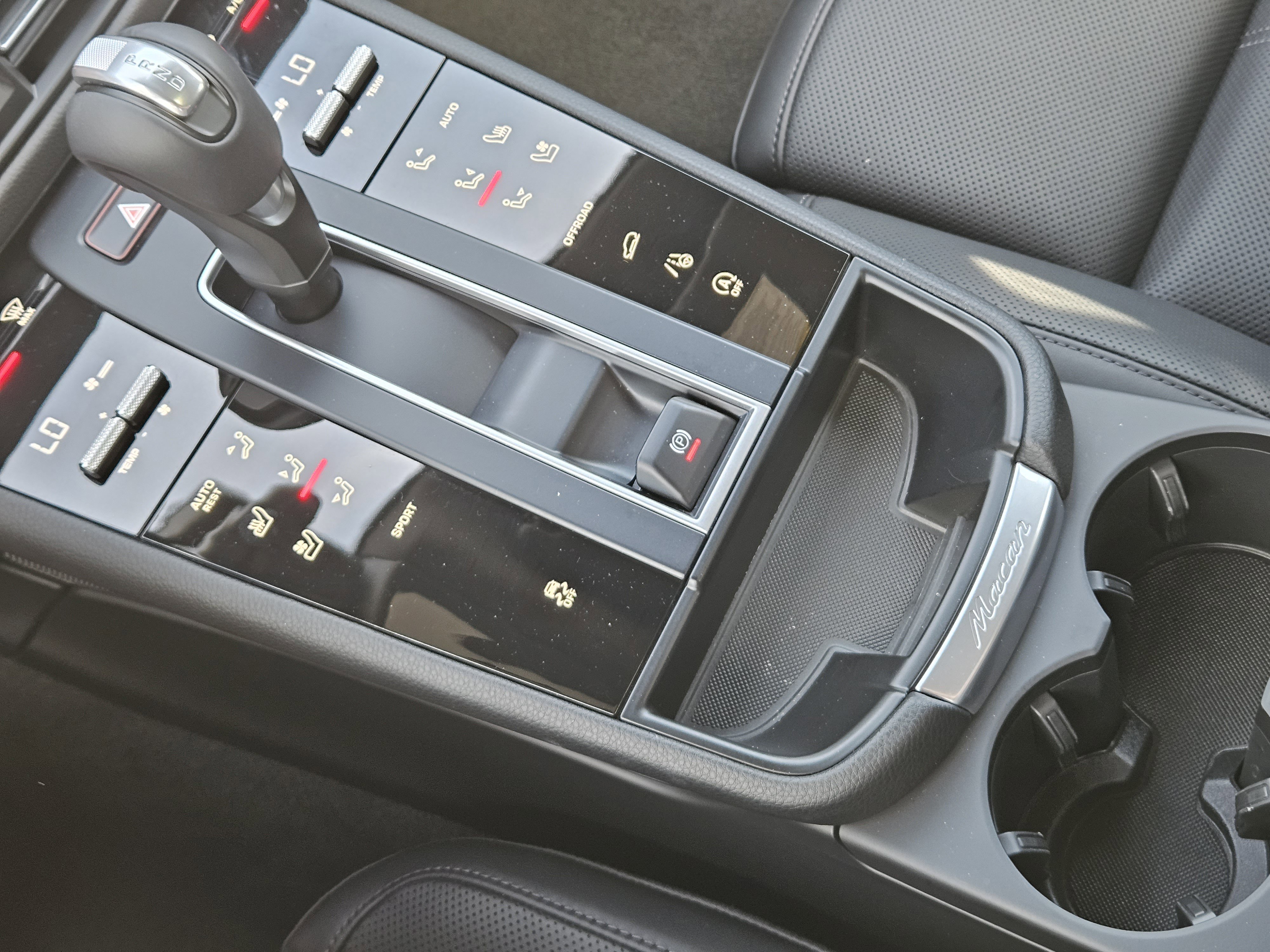 Certified 2026 Porsche Macan image 20