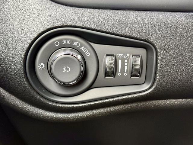 Used 2021 Jeep Renegade Latitude image 26