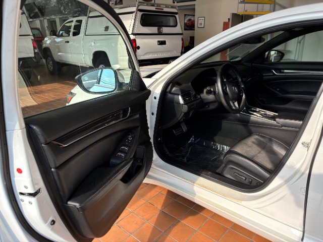 Used 2018 Honda Accord Sport image 15