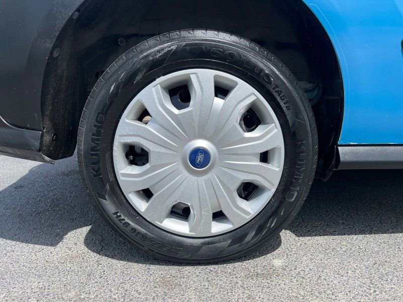 Used 2022 Ford Transit Connect XL image 18