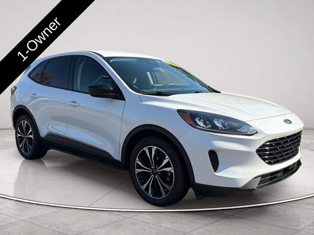 Used 2022 Ford Escape SE w/ SE Sport Appearance Package