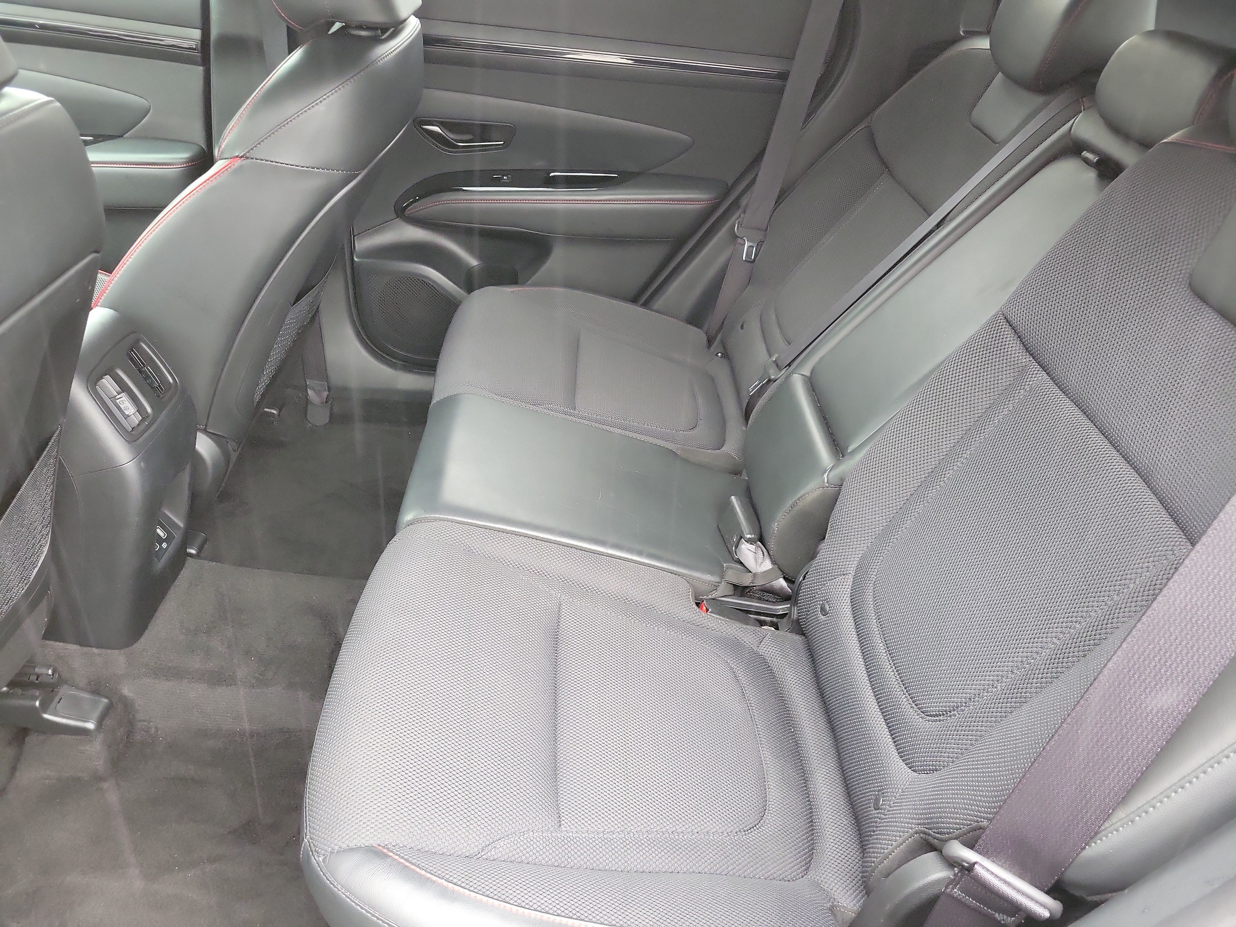 Used 2022 Hyundai Tucson N Line FWD image 11