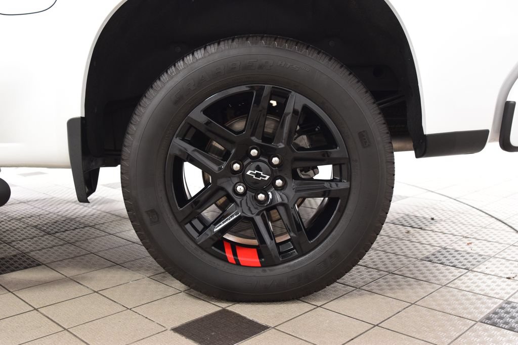 Used 2024 Chevrolet Silverado 1500 RST w/ Redline Edition AWD/4WD image 28