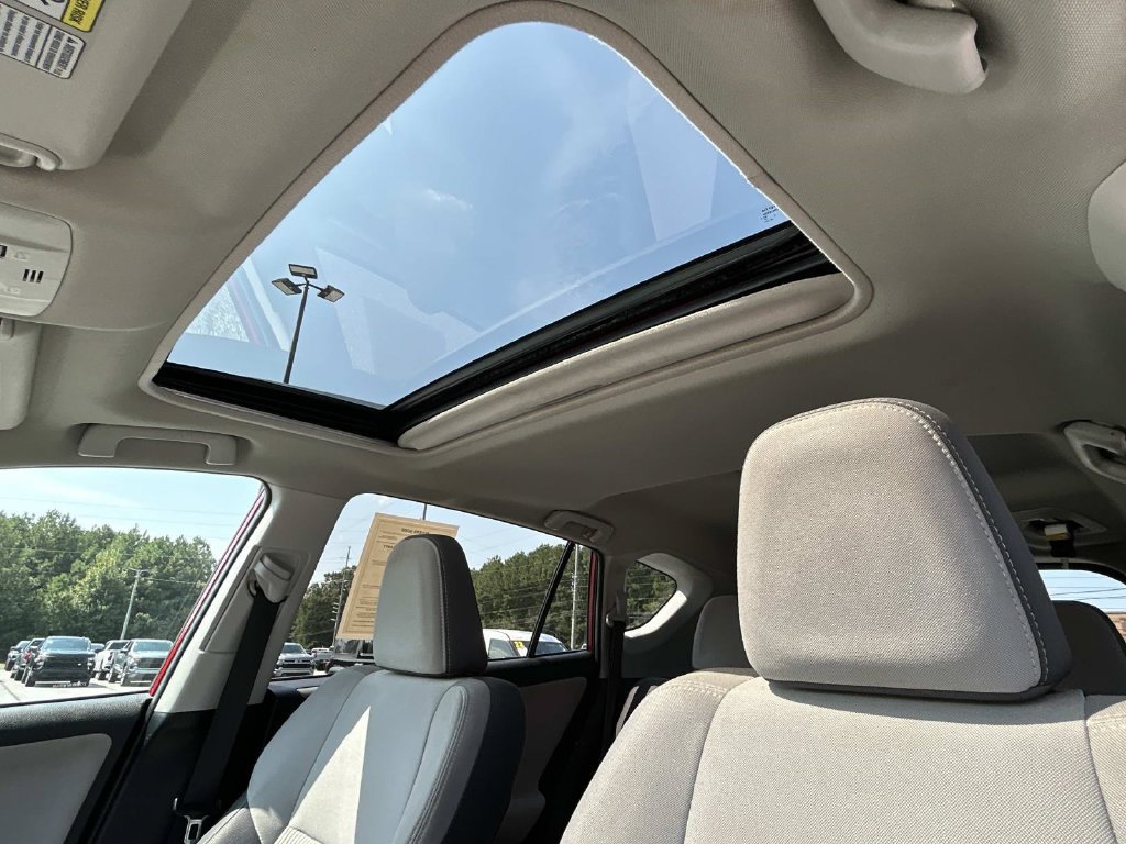 Used 2015 Toyota RAV4 XLE FWD image 17