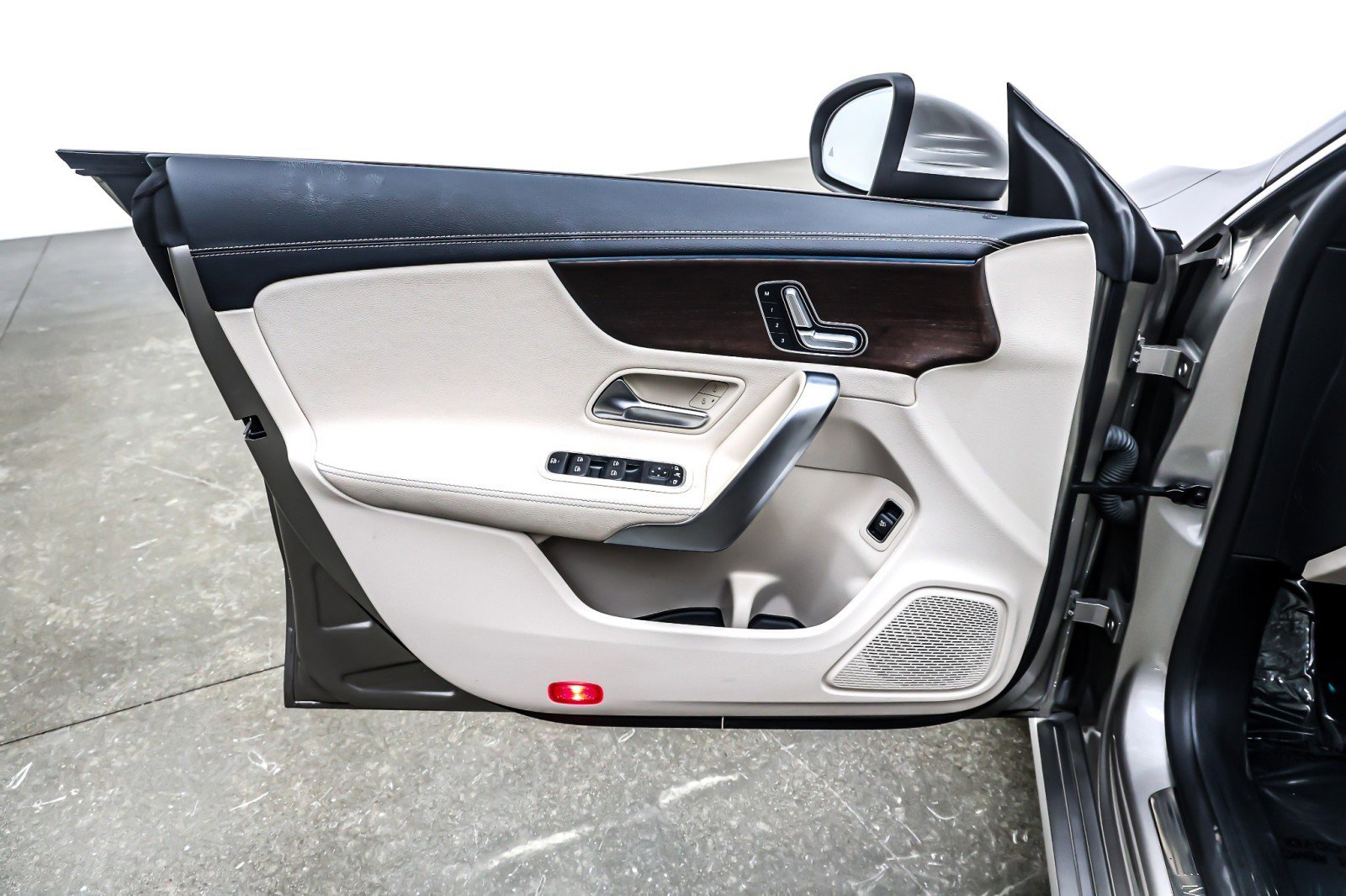 Used 2020 Mercedes-Benz CLA 250 image 21