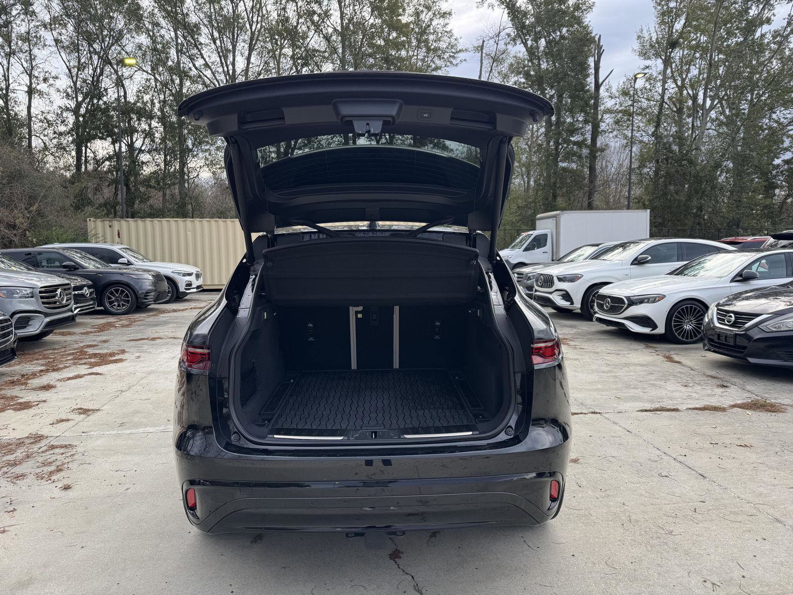 Used 2024 Jaguar F-PACE R-Dynamic S image 22