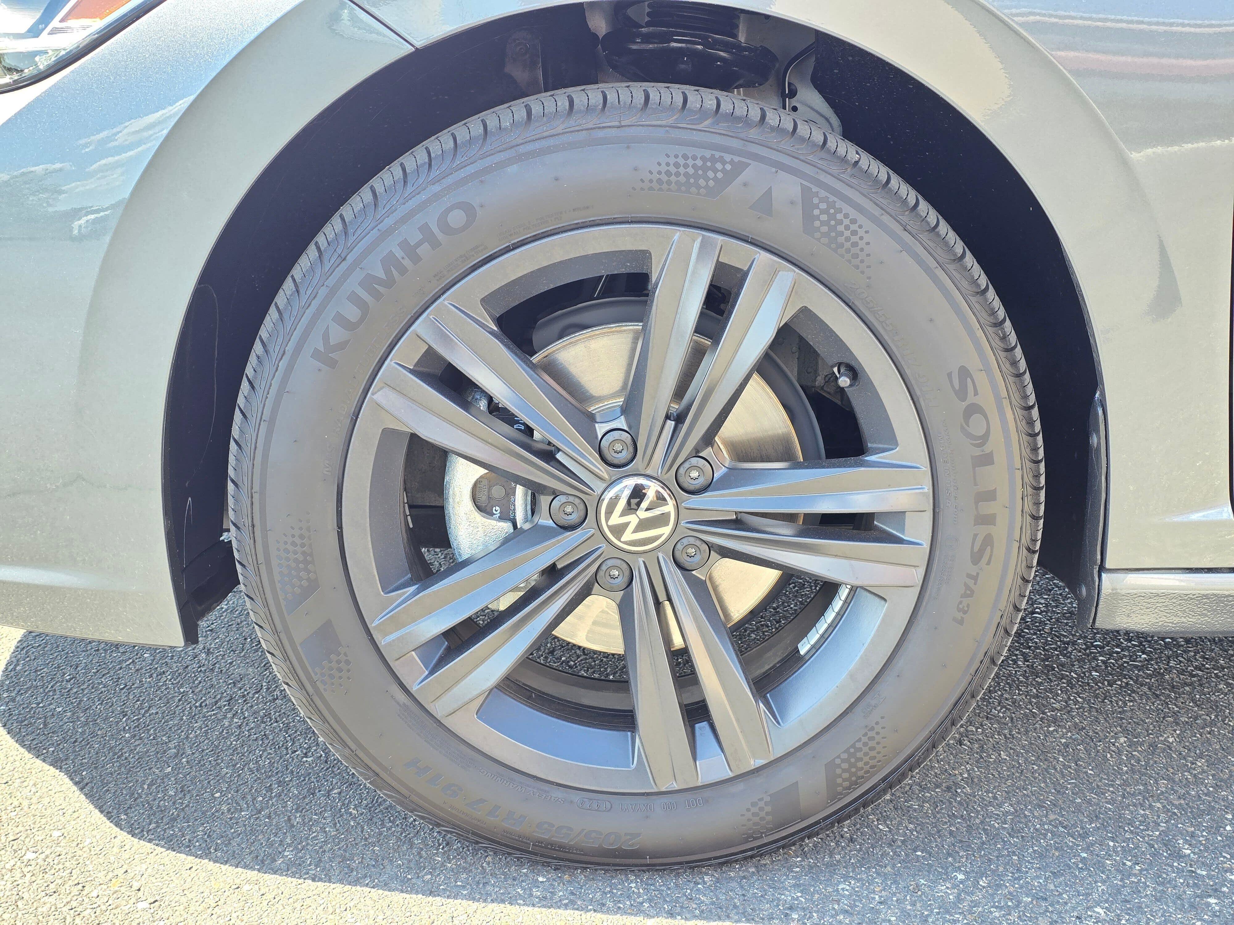 Used 2024 Volkswagen Jetta SE w/ Black Wheel Package FWD image 8