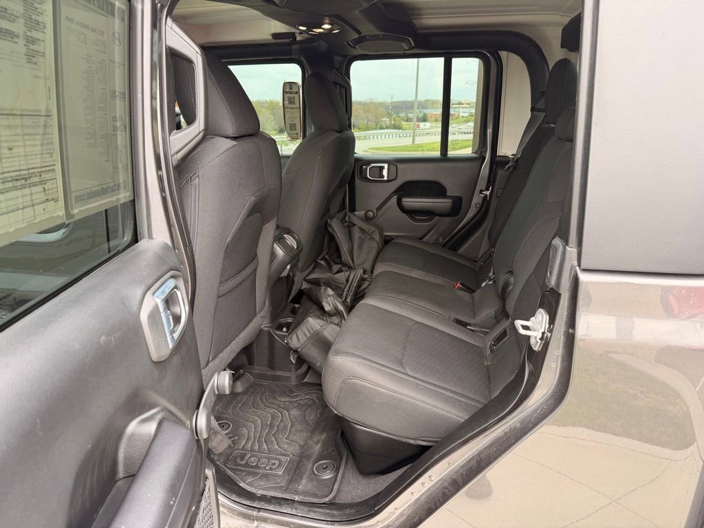 Used 2021 Jeep Gladiator Sport AWD/4WD image 26