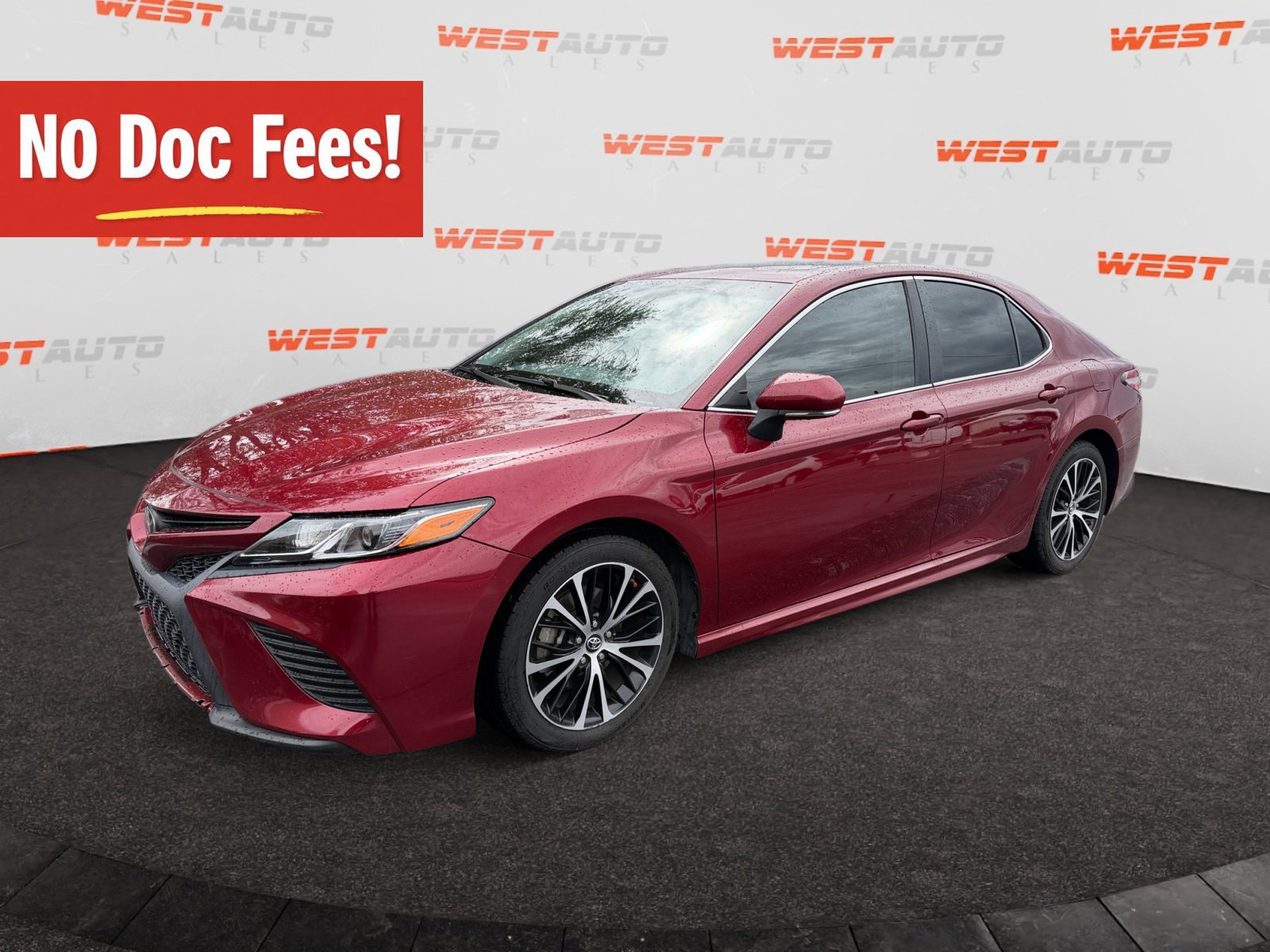 Used 2018 Toyota Camry SE w/ Moonroof Package FWD image 1