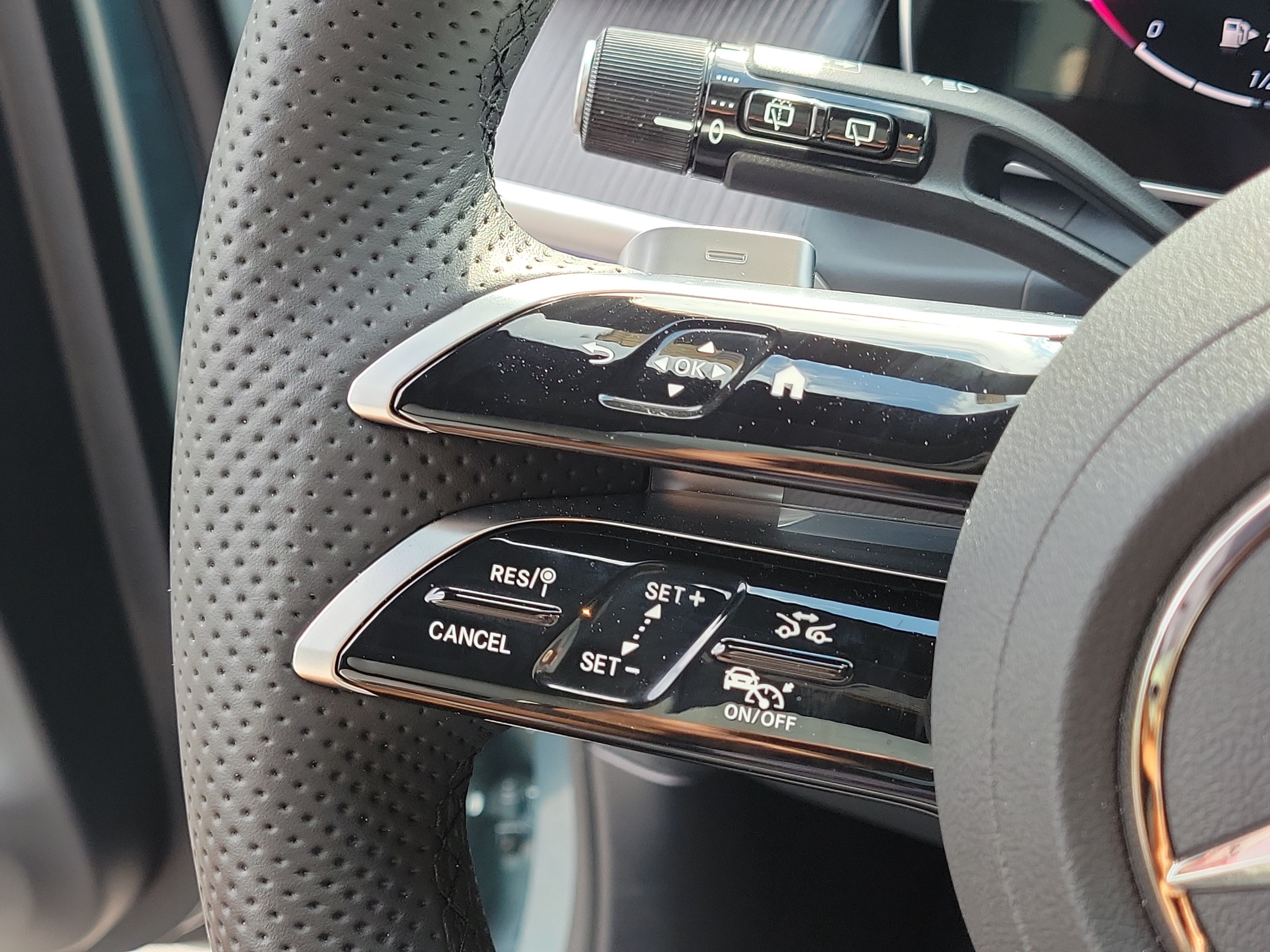 Used 2026 Mercedes-Benz GLC 300 image 28