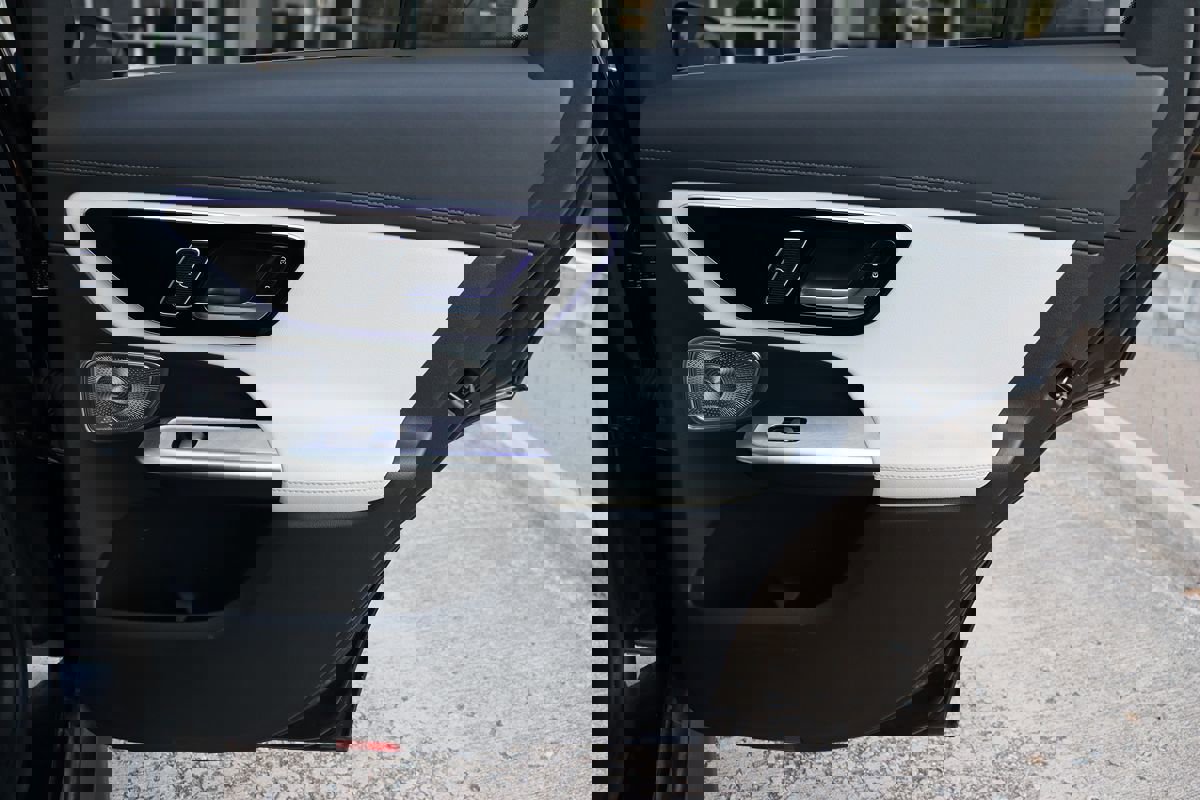 Used 2024 Mercedes-Benz GLC 300 4MATIC w/ AMG Line image 46