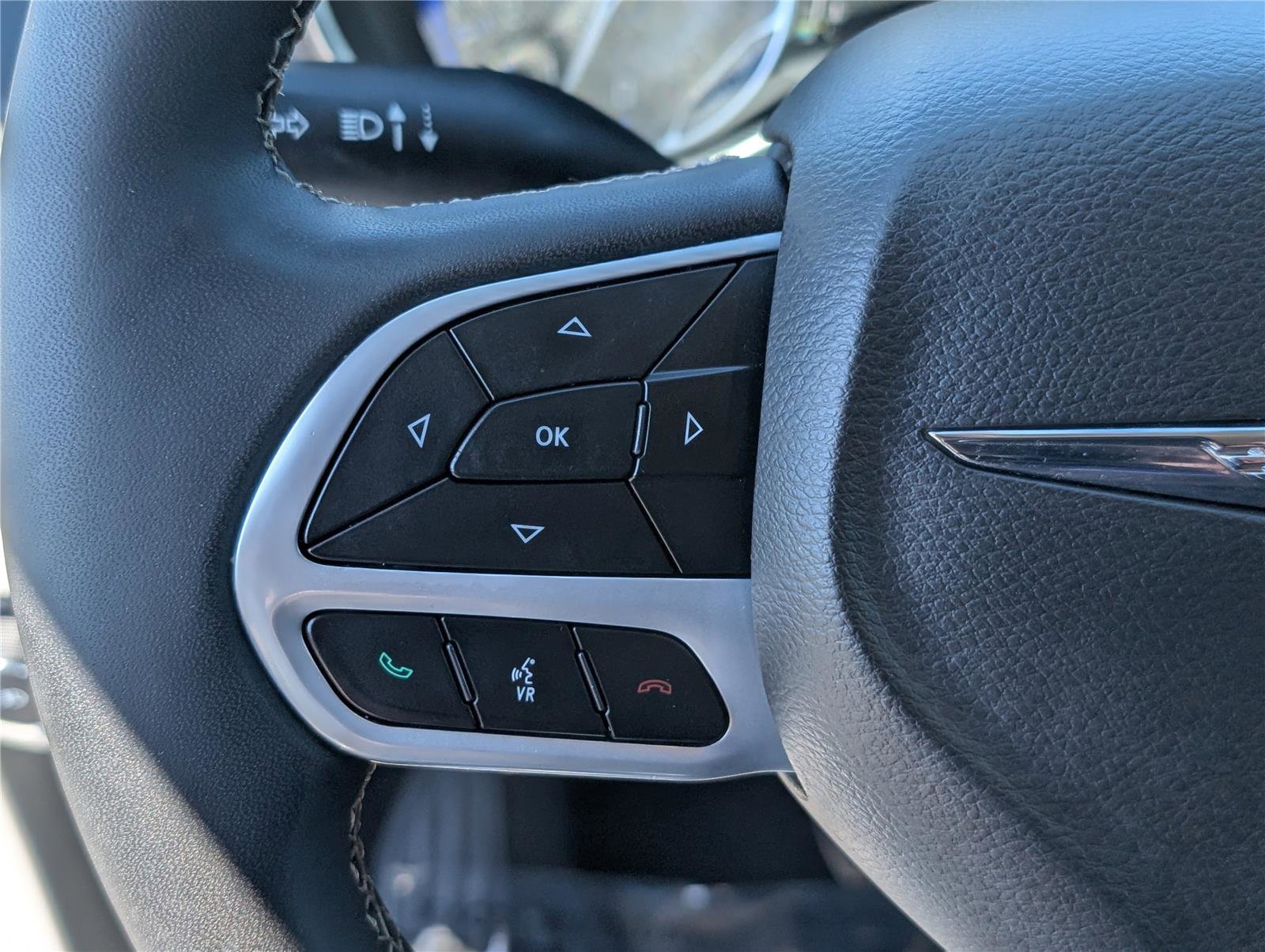 Used 2022 Chrysler Pacifica Touring-L FWD image 23