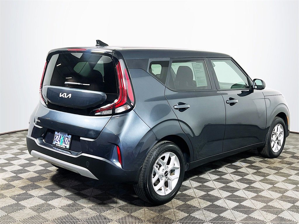 Used 2023 Kia Soul LX w/ LX Technology Package image 8
