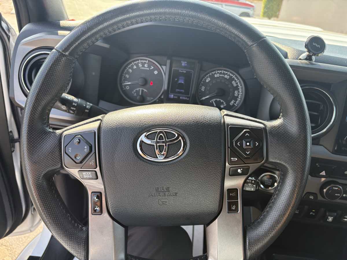 Used 2019 Toyota Tacoma TRD Sport image 33