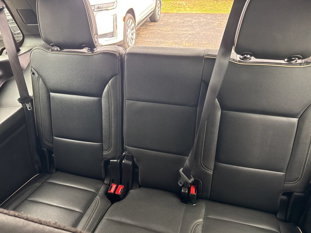 Used 2024 GMC Yukon SLT AWD/4WD image 25