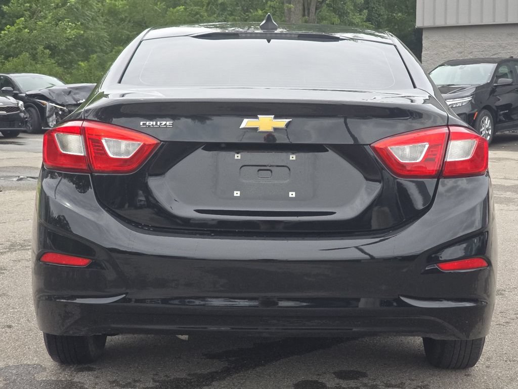 Used 2018 Chevrolet Cruze LS FWD image 10