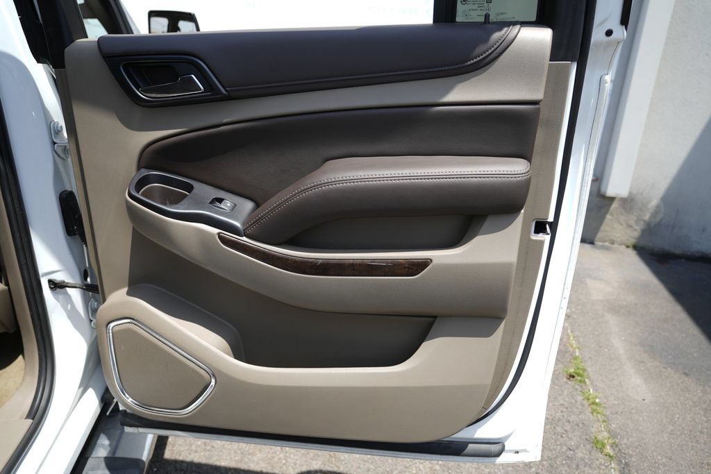 Used 2018 Chevrolet Suburban LT w/ LT Signature Package RWD image 42