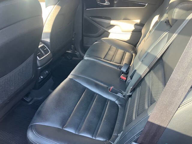 Used 2016 Kia Sorento EX image 9