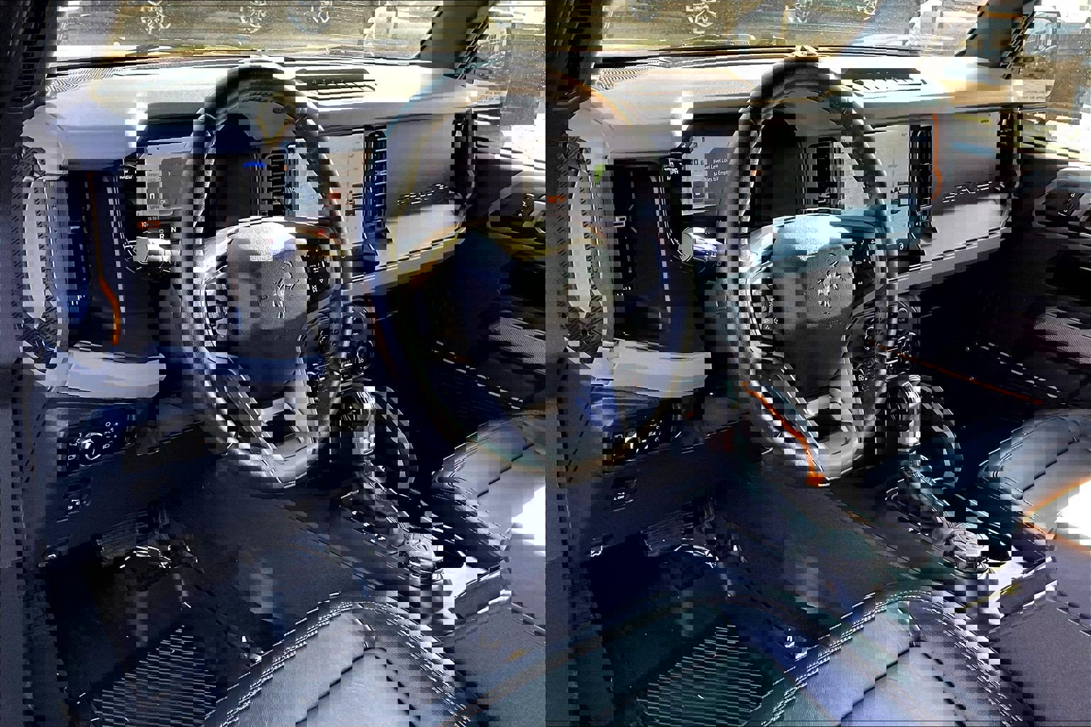 Used 2023 Ford Bronco Badlands image 13