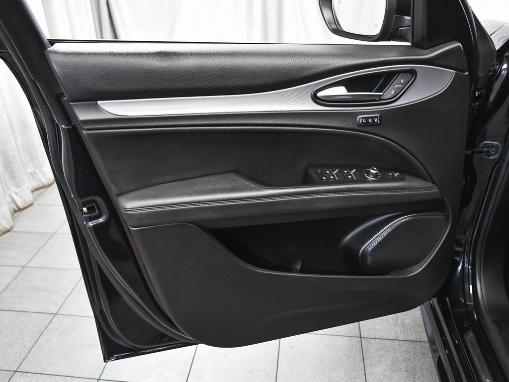 Used 2023 Alfa Romeo Stelvio Veloce image 9