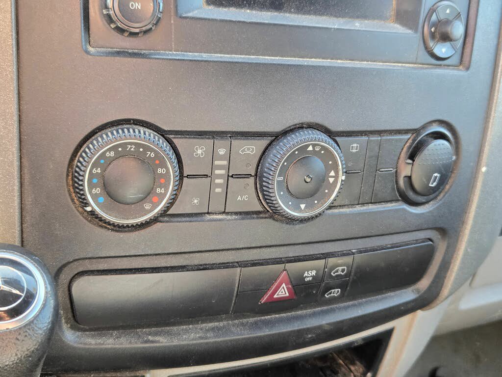 Used 2014 Mercedes-Benz Sprinter 2500 image 19
