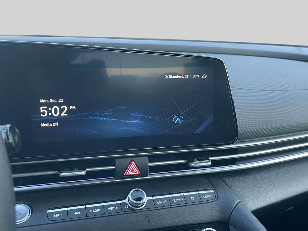 Used 2024 Hyundai Elantra SEL image 27