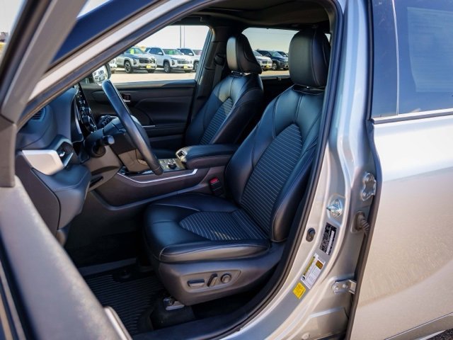 Used 2022 Toyota Highlander XSE image 20