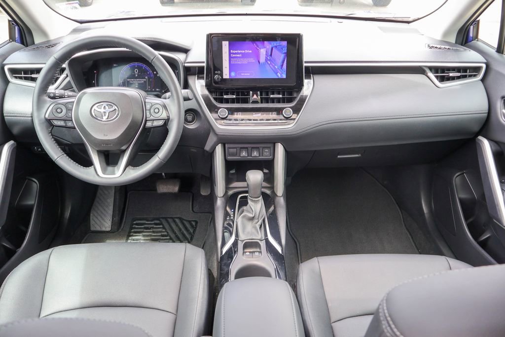 Used 2024 Toyota Corolla Cross XLE w/ Convenience Package FWD image 7