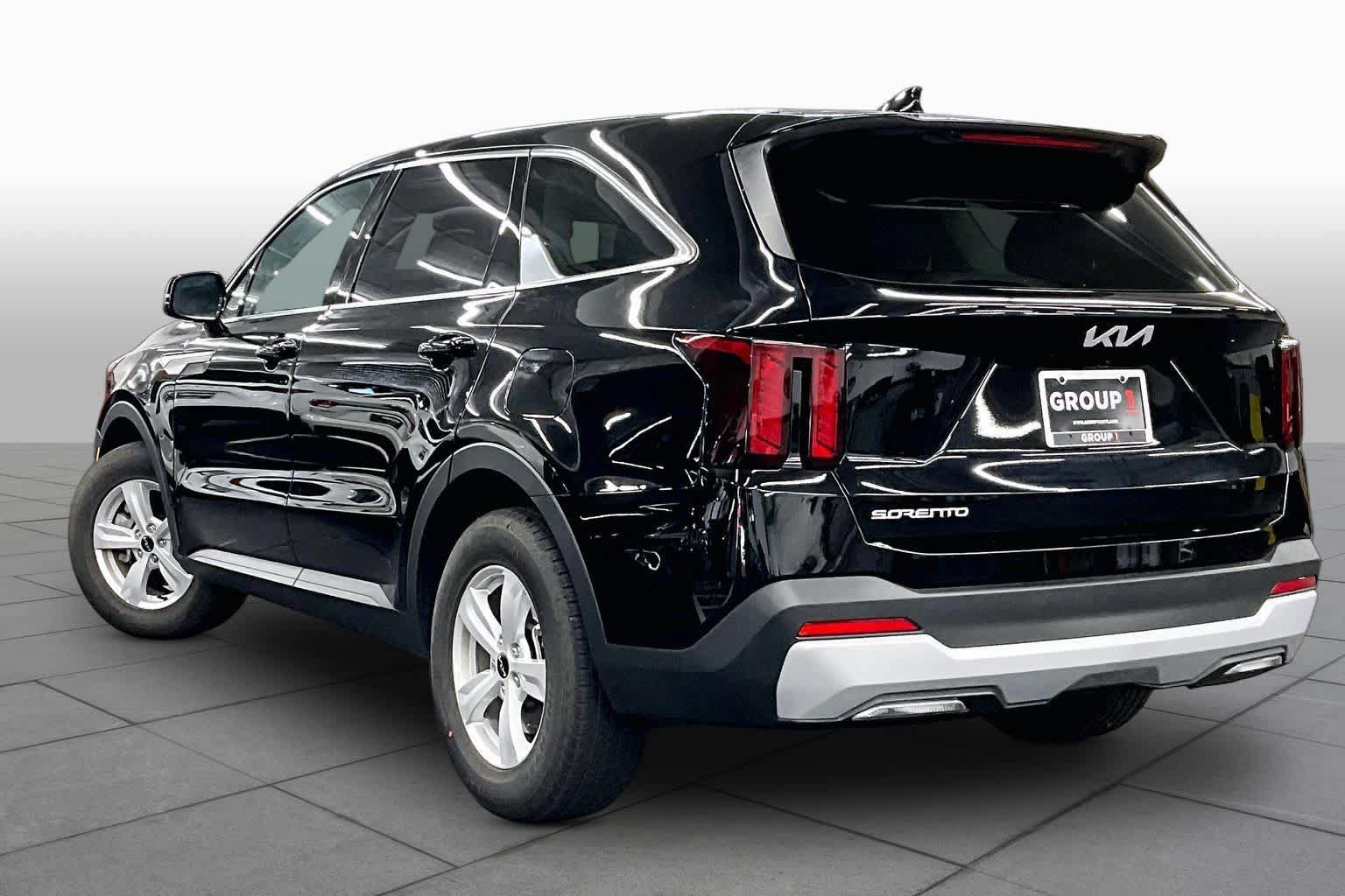 Used 2026 Kia Sorento LX FWD image 11