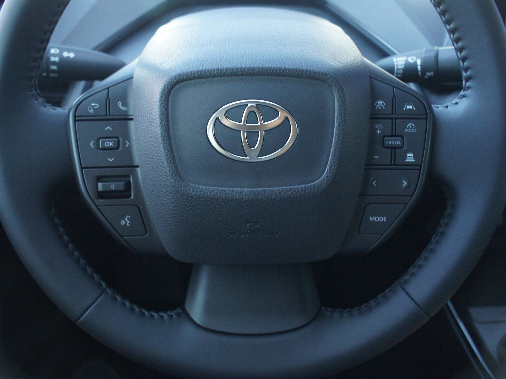 Used 2026 Toyota Prius LE FWD image 6