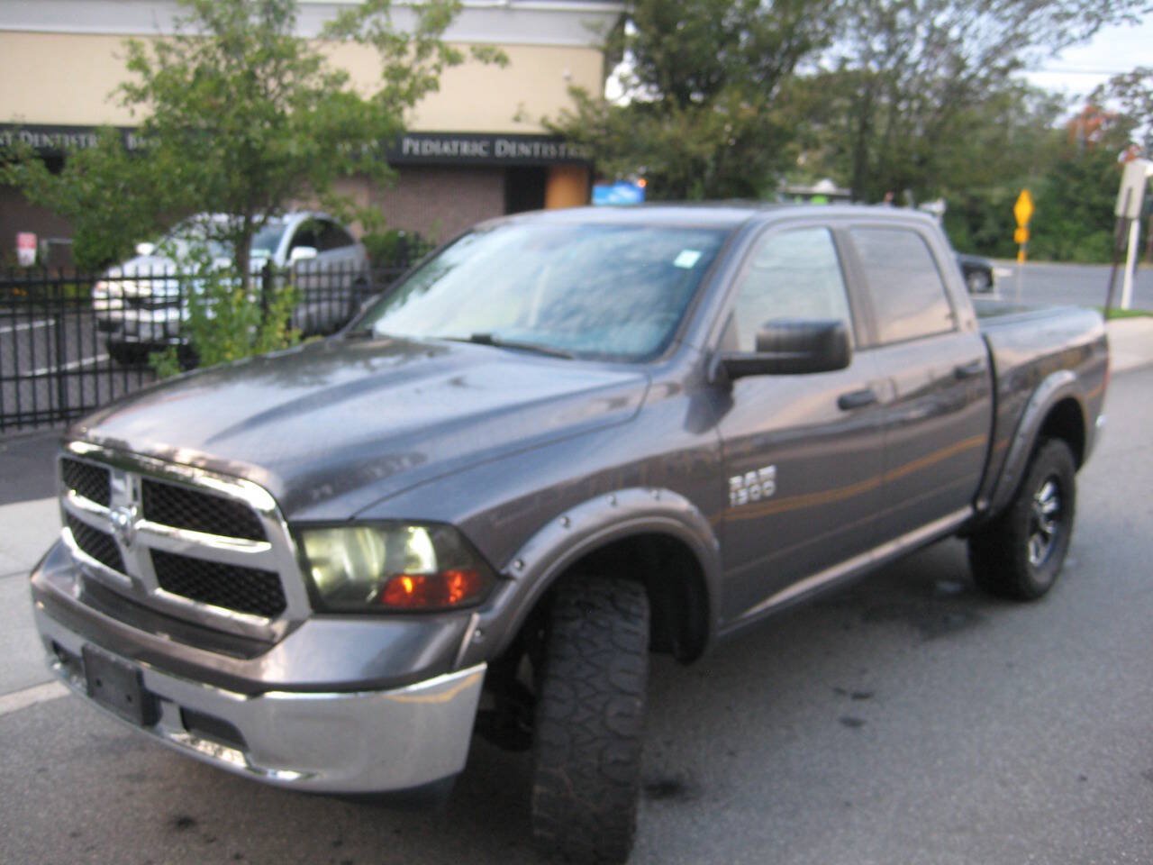Used 2018 RAM 1500 ST w/ SXT Appearance Group AWD/4WD image 30