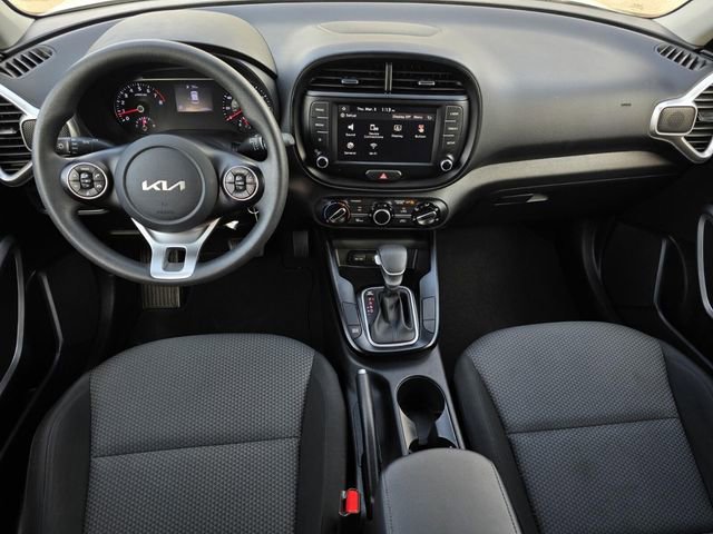 Used 2022 Kia Soul LX image 28