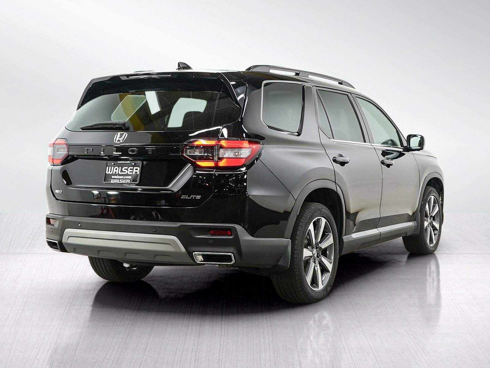 Used 2024 Honda Pilot Elite image 6