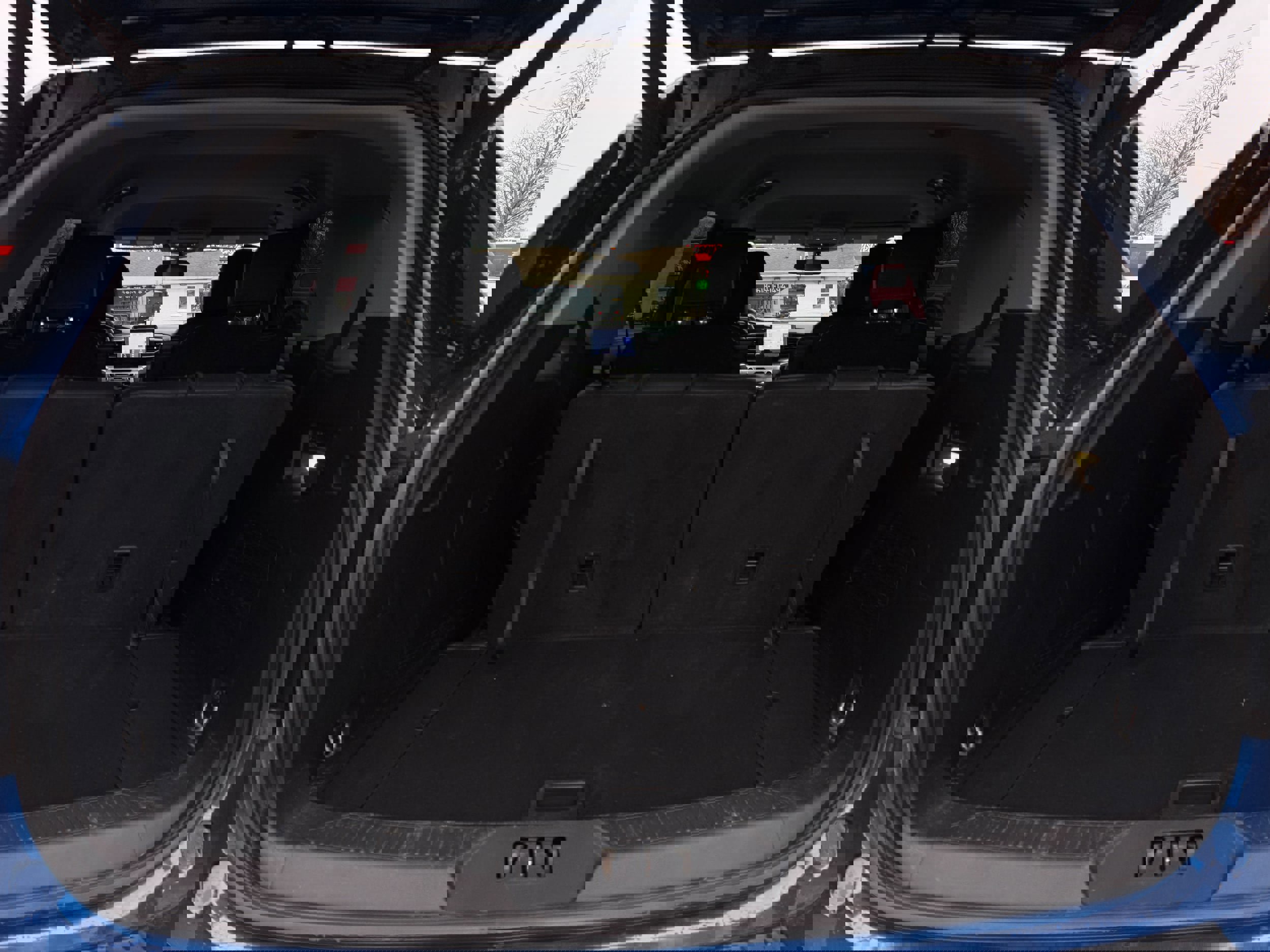 Used 2023 Ford Explorer XLT w/ Equipment Group 202A image 14