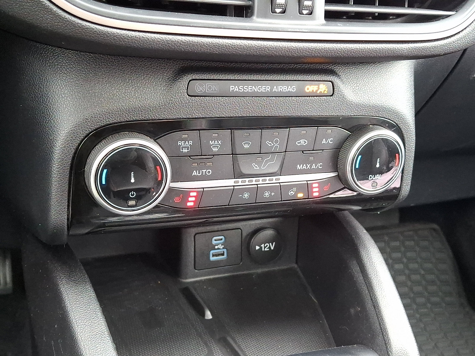 Certified 2022 Ford Escape SEL w/ SEL Stealth AWD Package image 23