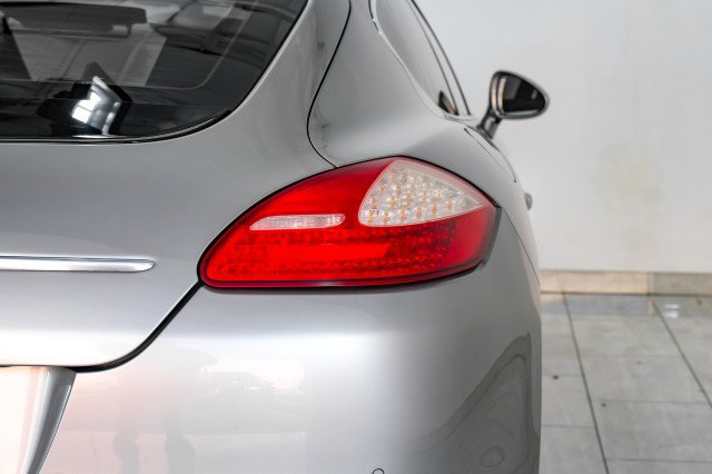 Used 2010 Porsche Panamera S RWD image 47