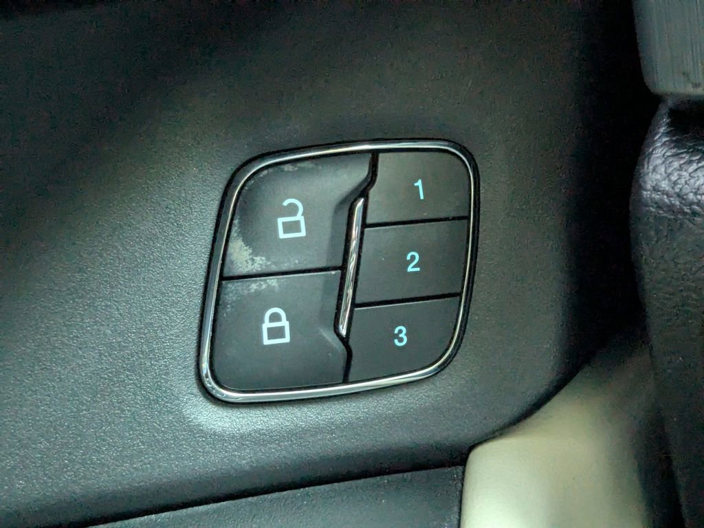 Used 2020 Ford Expedition Max Platinum AWD/4WD image 38