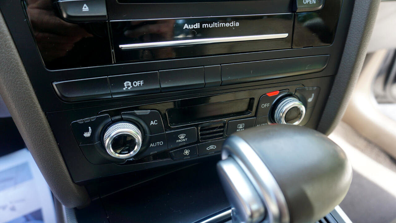 Used 2013 Audi A4 2.0T Premium Plus w/ Premium Plus Pkg image 17