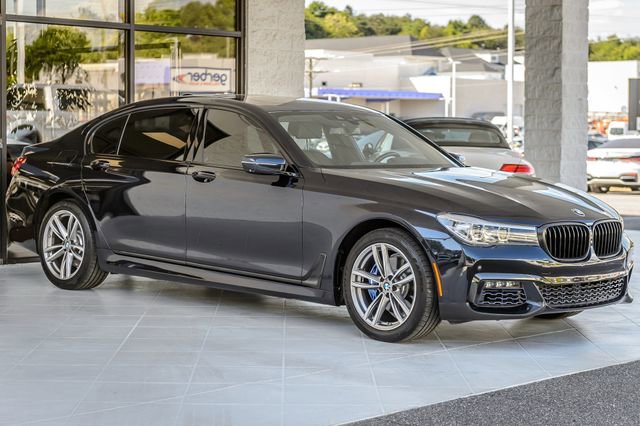 Used 2017 BMW 740i xDrive AWD/4WD image 4