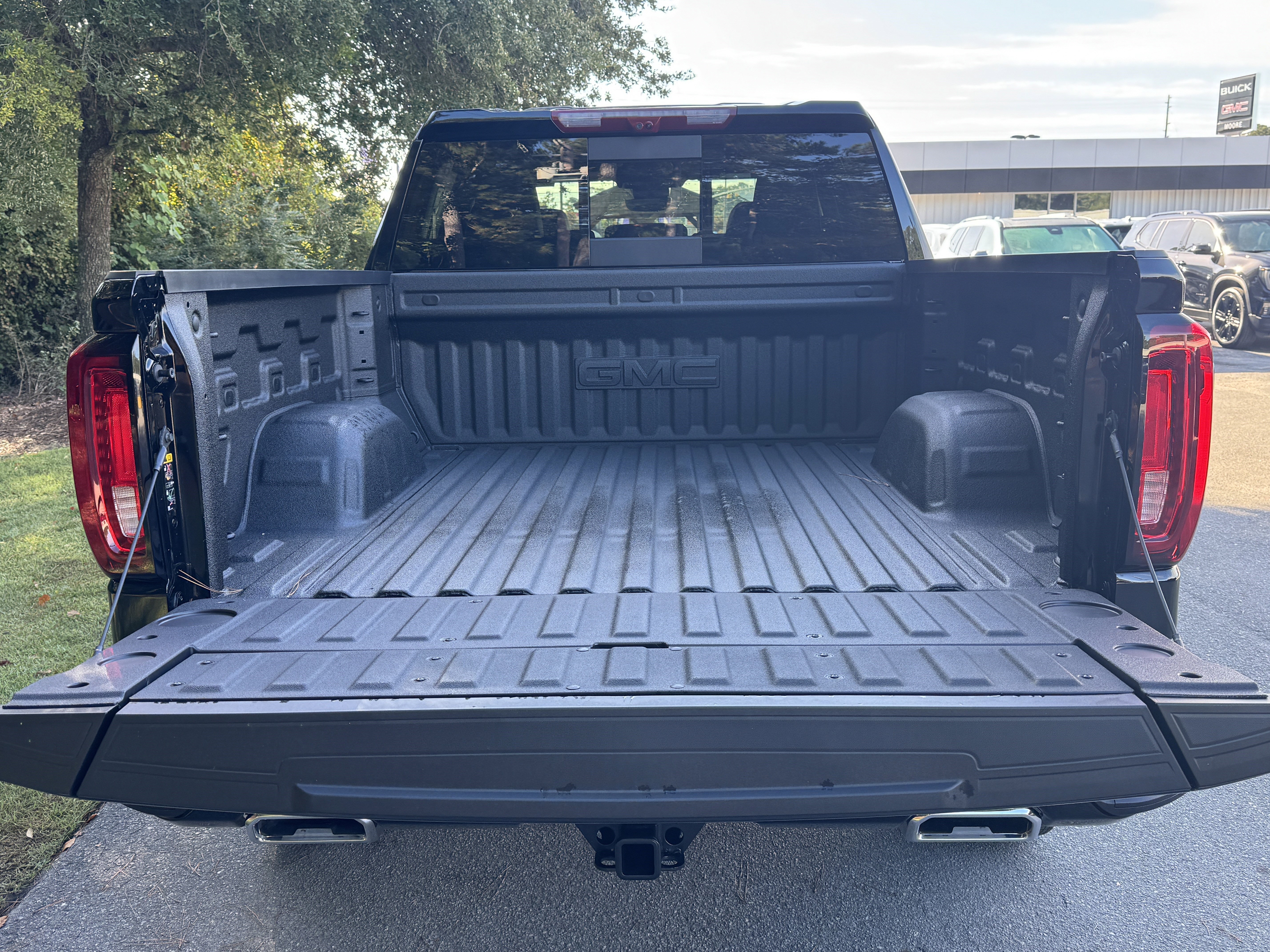 New 2026 GMC Sierra 1500 AT4 w/ Technology Package image 11