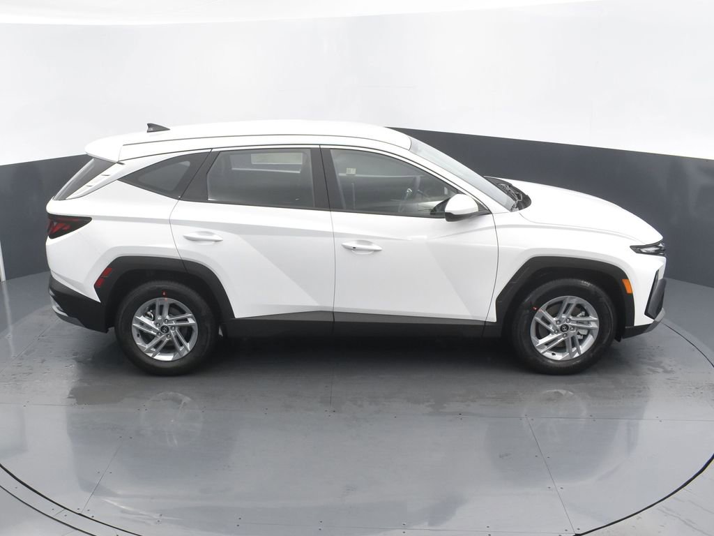 Used 2025 Hyundai Tucson SE image 15