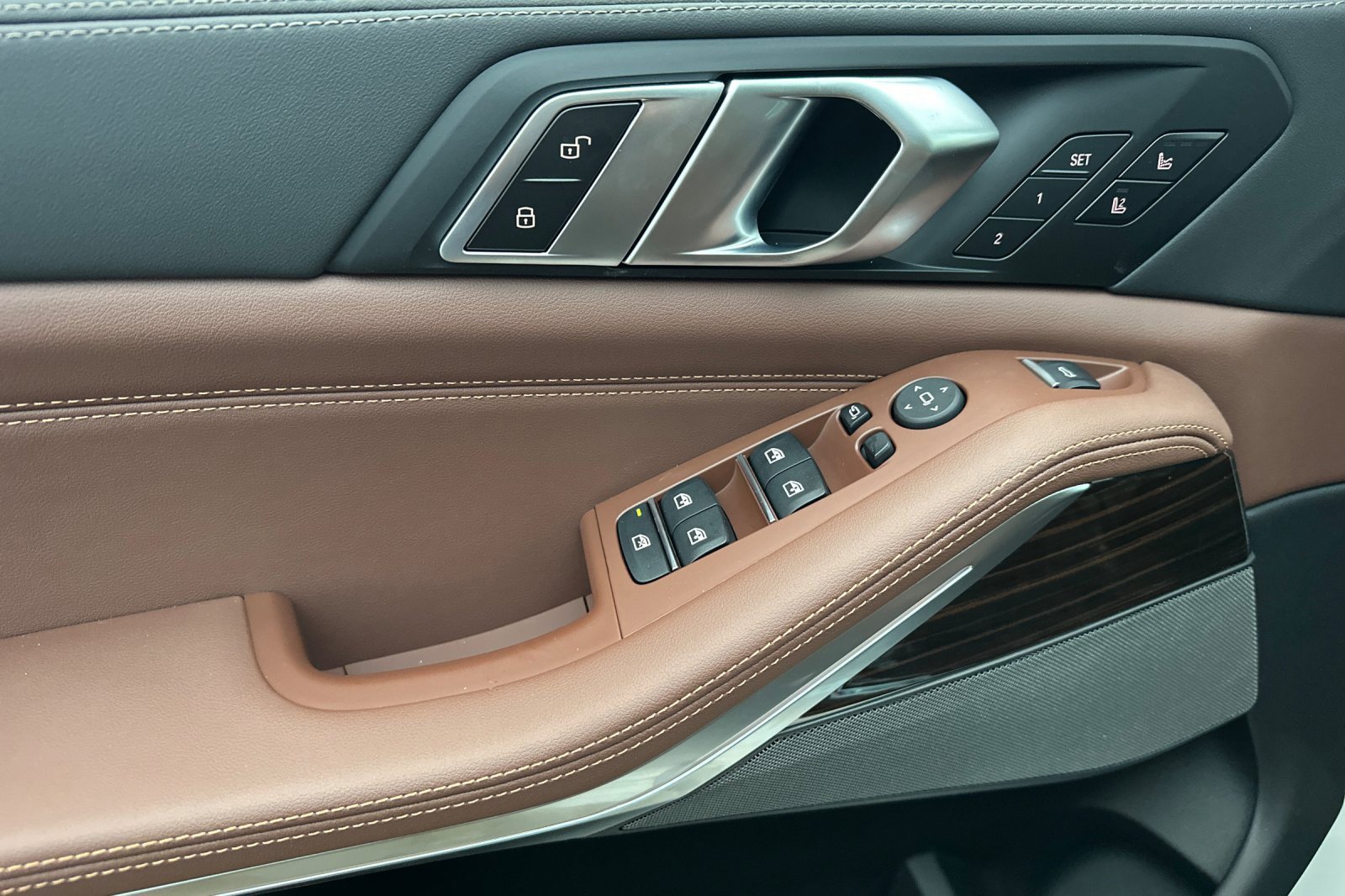 New 2026 BMW X5 xDrive40i w/ M Sport Package image 8