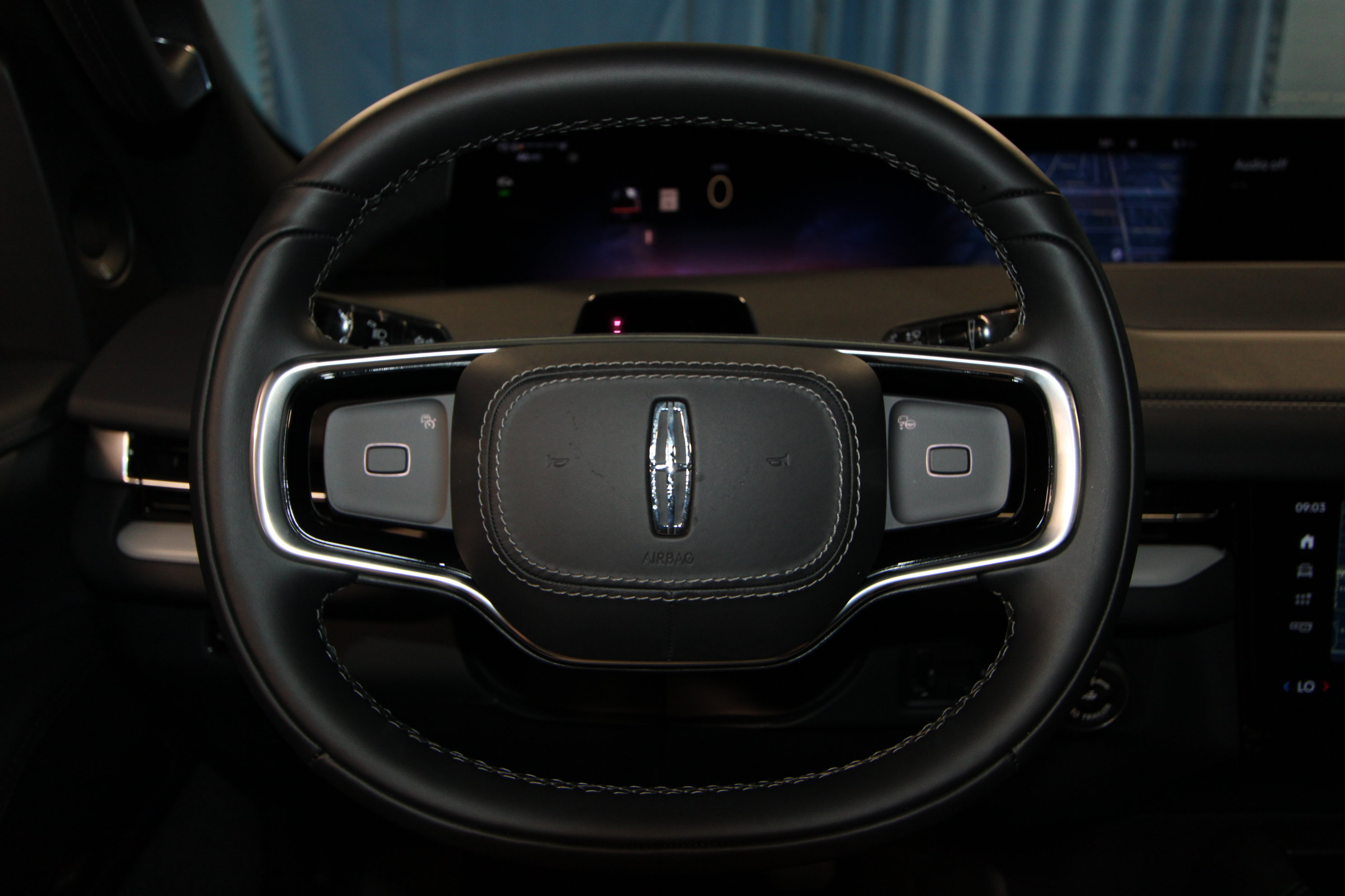 New 2027 Lincoln Navigator L Reserve w/ Jet Appearance Package AWD/4WD image 9