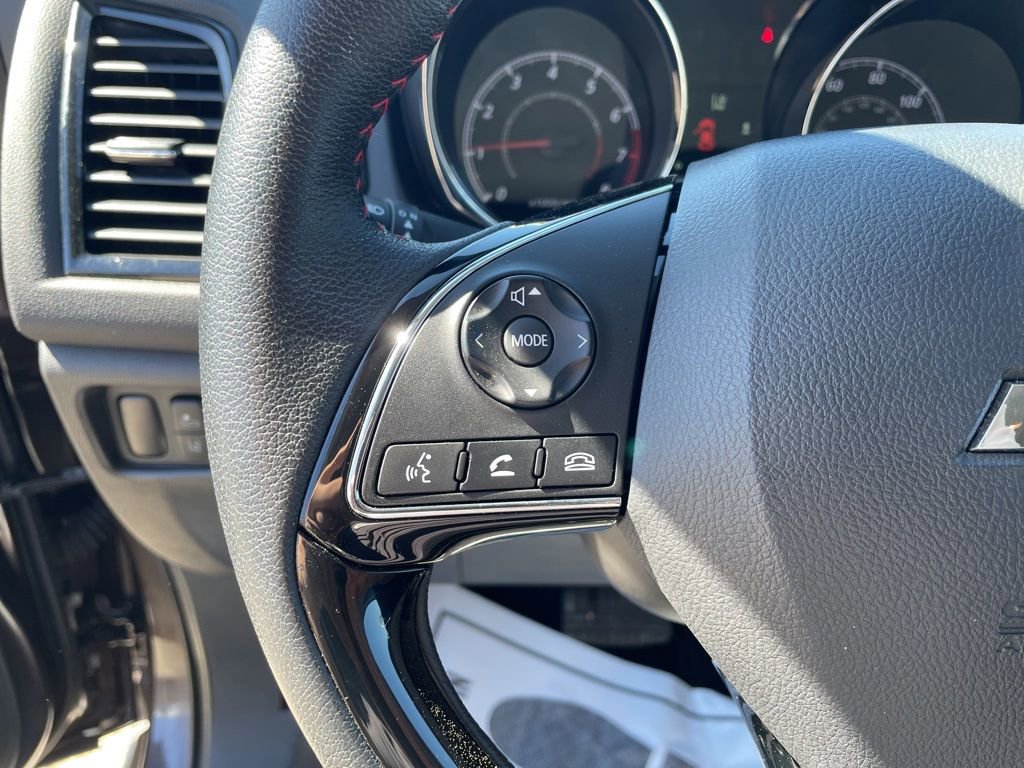 Used 2025 Mitsubishi Outlander Sport SE image 13