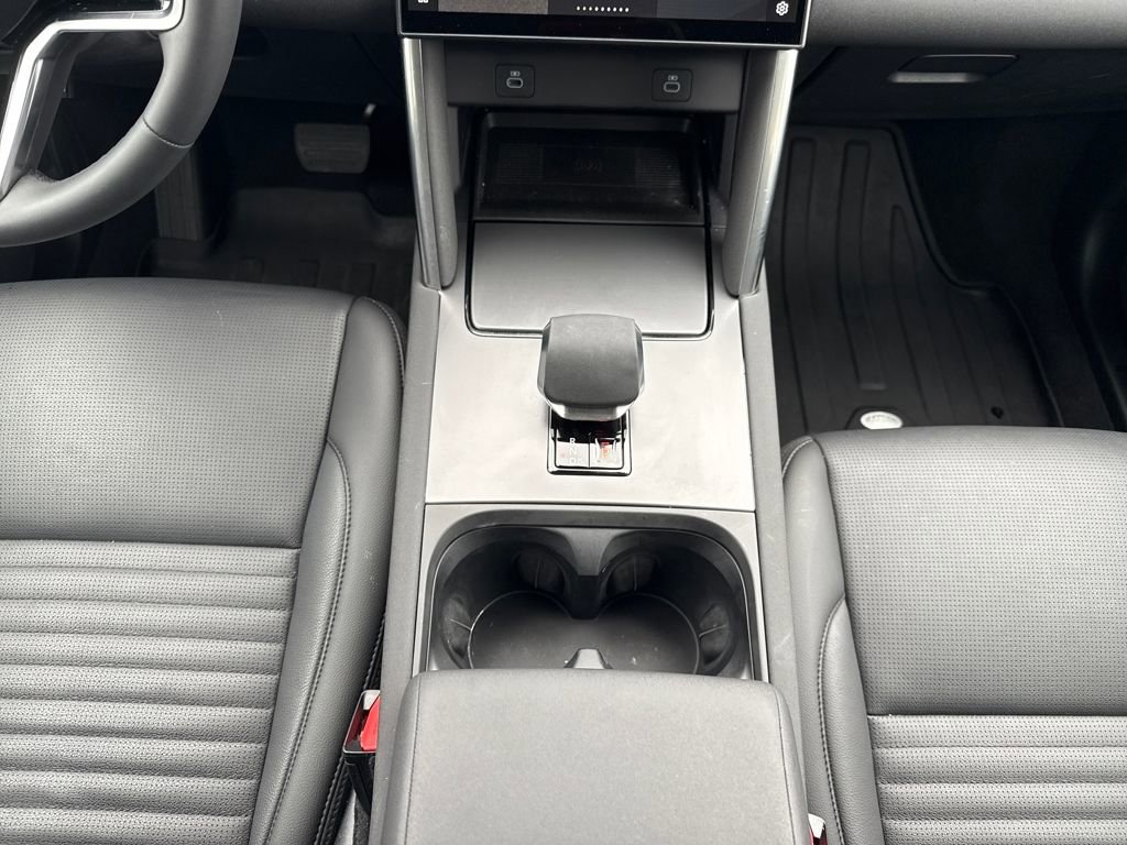 New 2025 Land Rover Discovery Sport S image 24