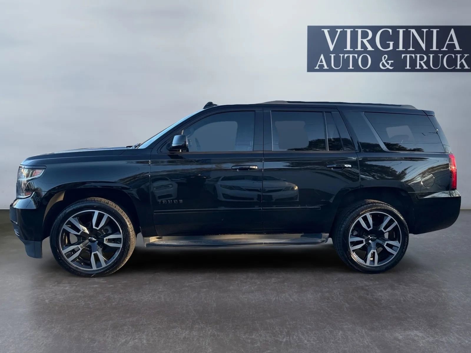 Used 2018 Chevrolet Tahoe Premier AWD/4WD image 2