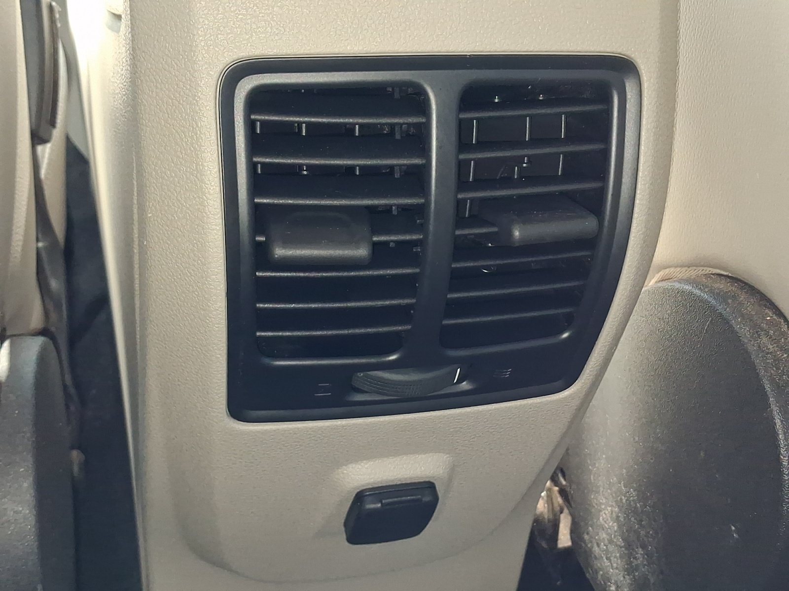 Used 2019 Ford Escape SEL AWD/4WD image 25
