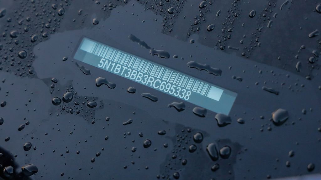 Used 2024 Nissan Rogue SV image 28