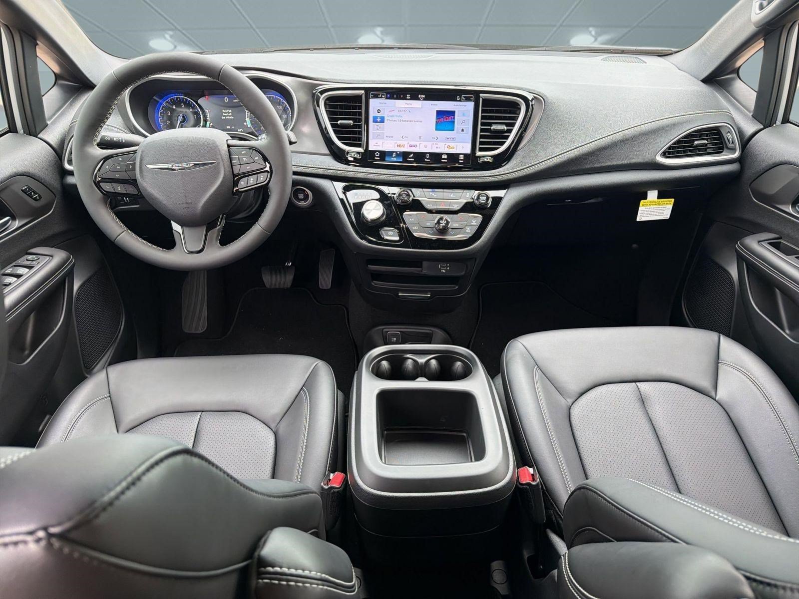 New 2026 Chrysler Pacifica Select w/ S Appearance Package FWD image 16